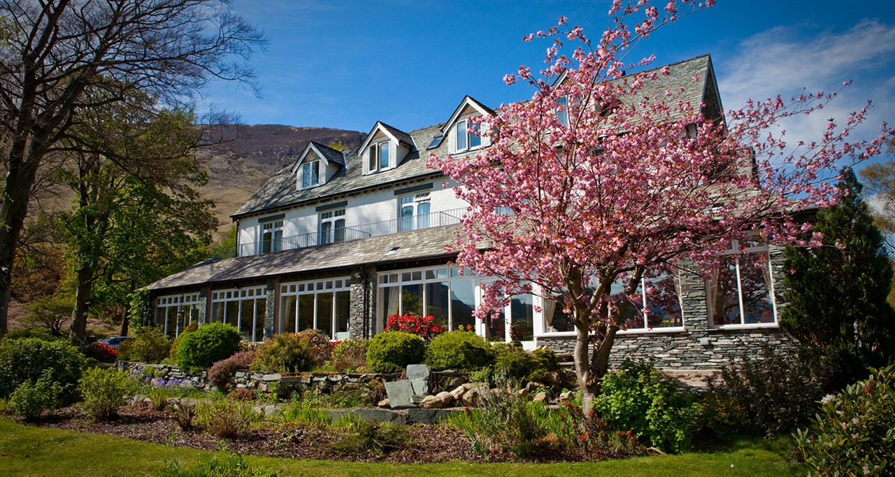 LUXURY LAKE DISTRICT STAY